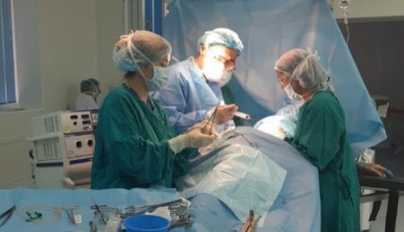 Хирурги из Турции провели в Актобе 4 сложные операции